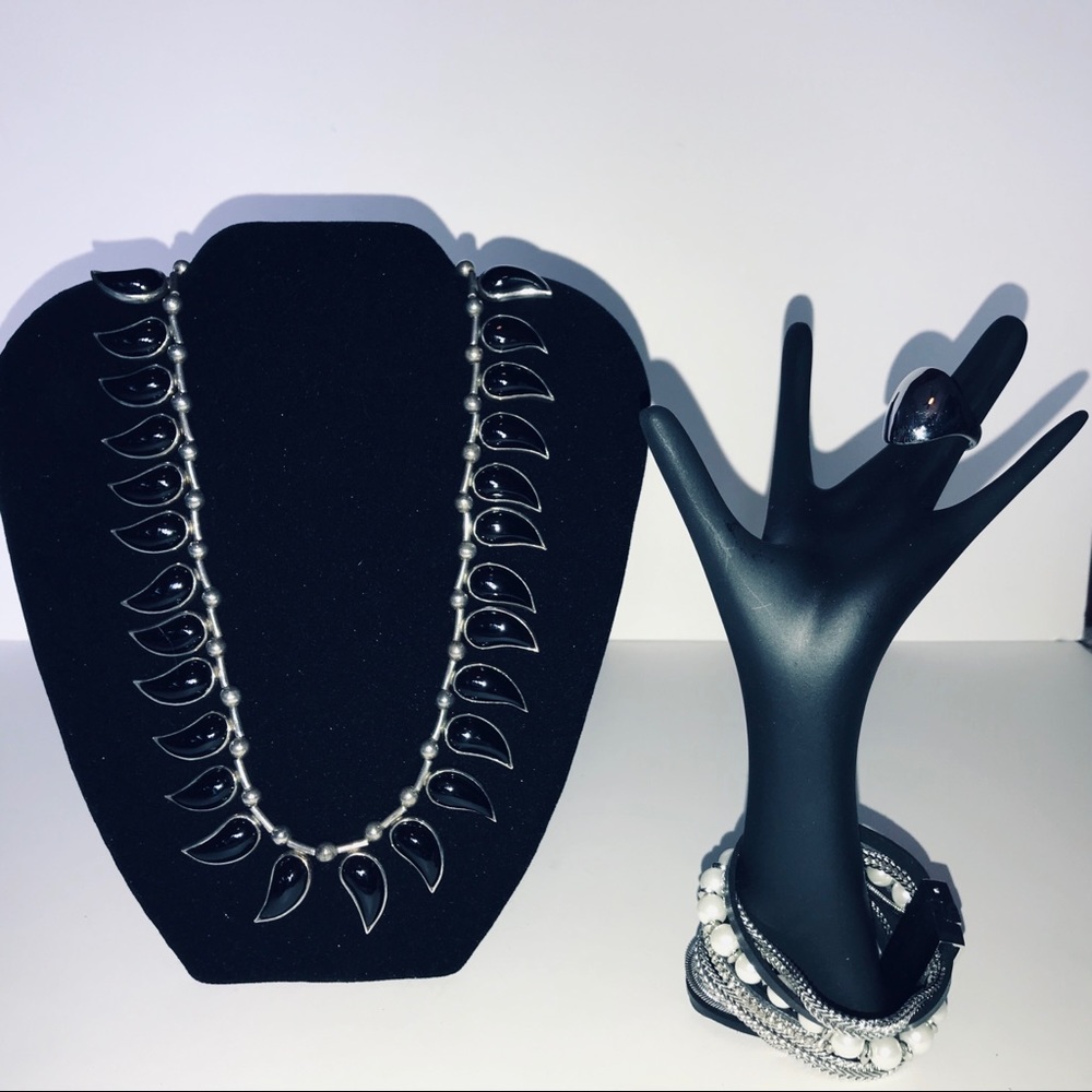 Silver and onyx necklace